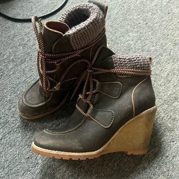 See by Chloe Wallabee Wedge booties Sweater Cuff size 38 - Picture 3 of 6